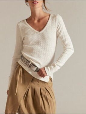 Free People Cream Cable Knit V-Neck Long Sleeve Sweater